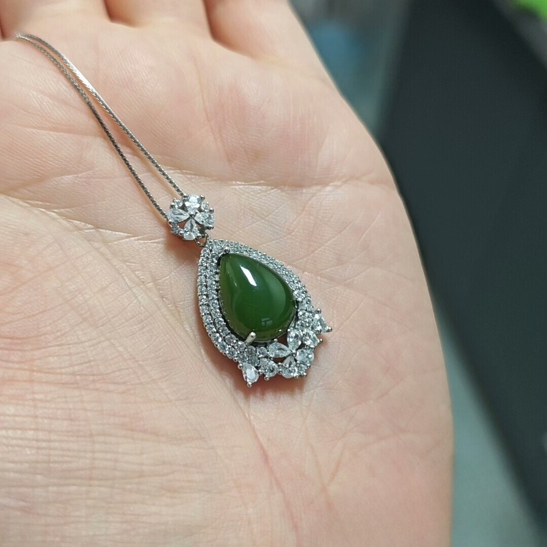 天然和田碧玉水滴吊坠s925银豪华镶嵌吊坠项链深绿无黑