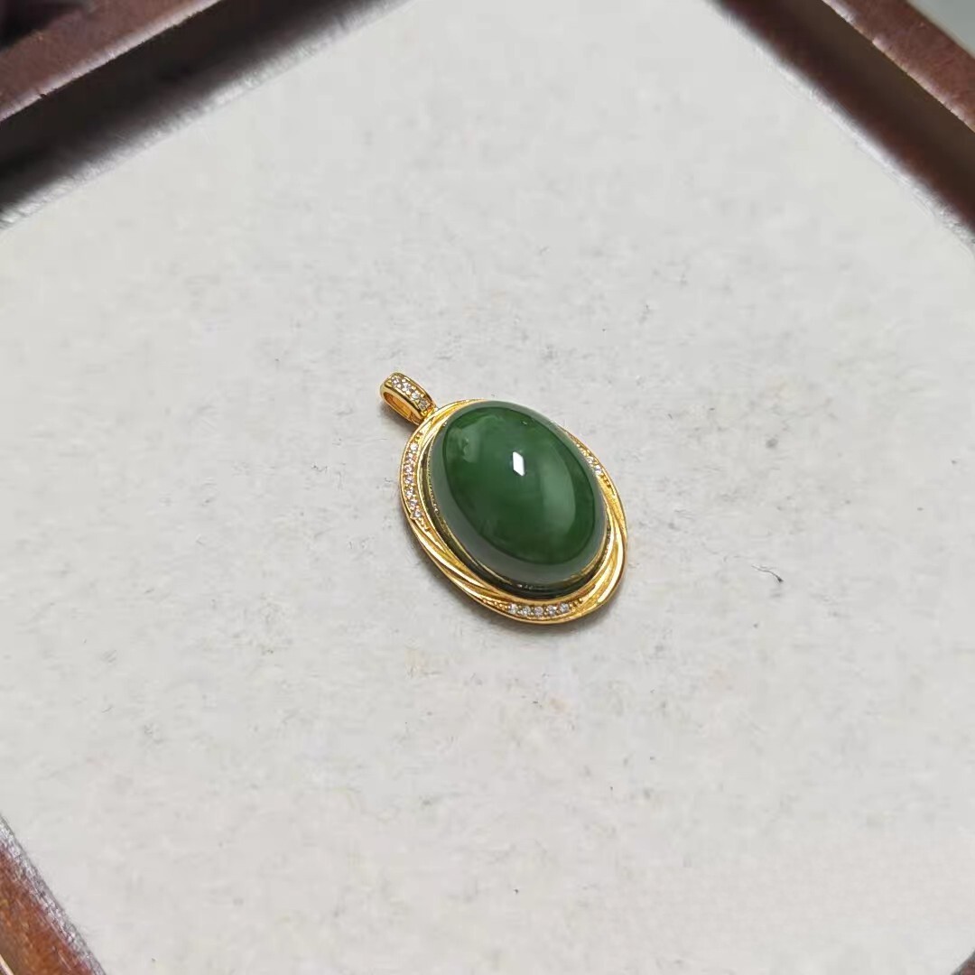 天然和田玉碧玉吊坠925银豪华镶嵌项链吊坠大蛋面菠菜绿毛衣链