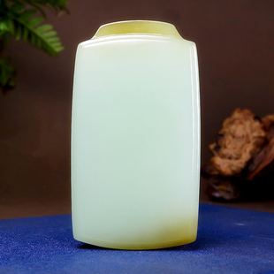 新疆大师李林霏和田玉过灯细料且末糖老料平安无事牌挂件 51.89克