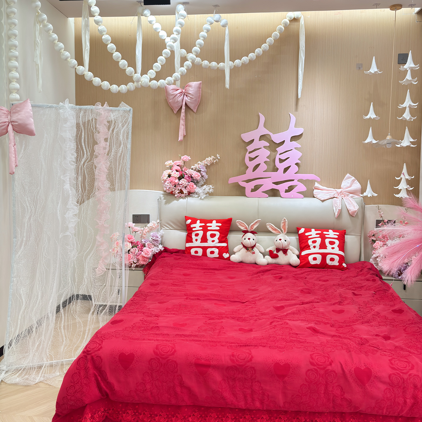 韩式少女心粉色婚房布置球串芦苇烟花仿真百合花卧室床头场景装饰