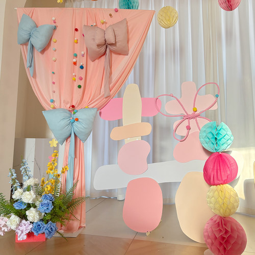 婚房布置晨袍拍照多巴胺布幔喜字