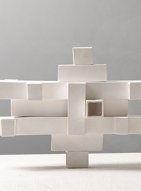 现代艺术品级别的陶瓷几何摆件