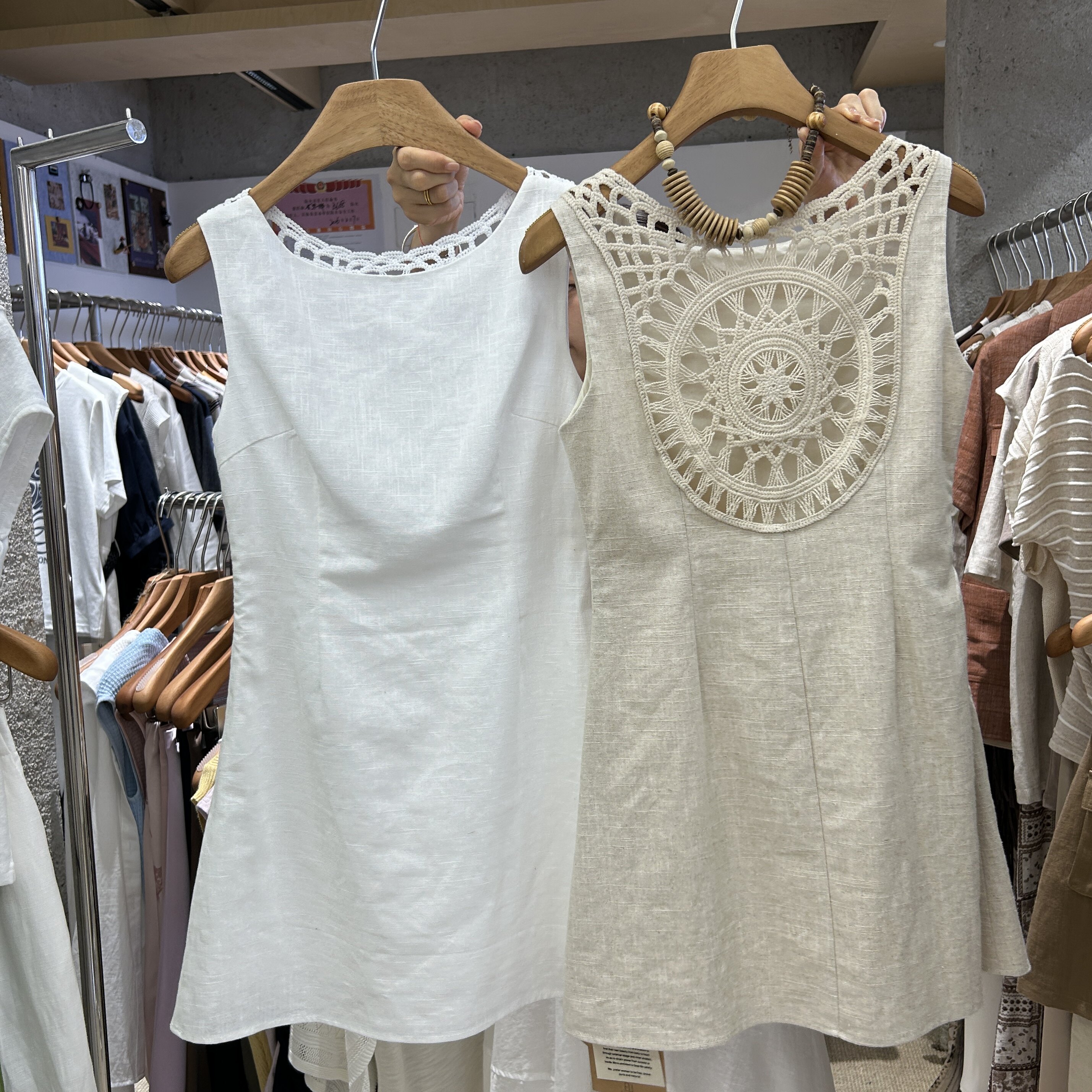 2026夏季新款韩版麻老钱风无袖连衣裙修身显瘦百搭蕾丝镂空背心裙