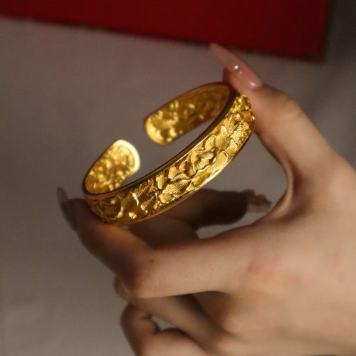宽版牡丹花沙金手镯女款仿真黄金轮胎新中式镯子手环结婚拍照道具