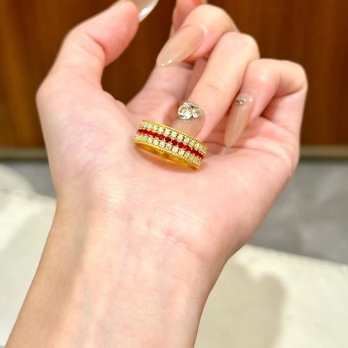 三排钻戒指三排钻戒指