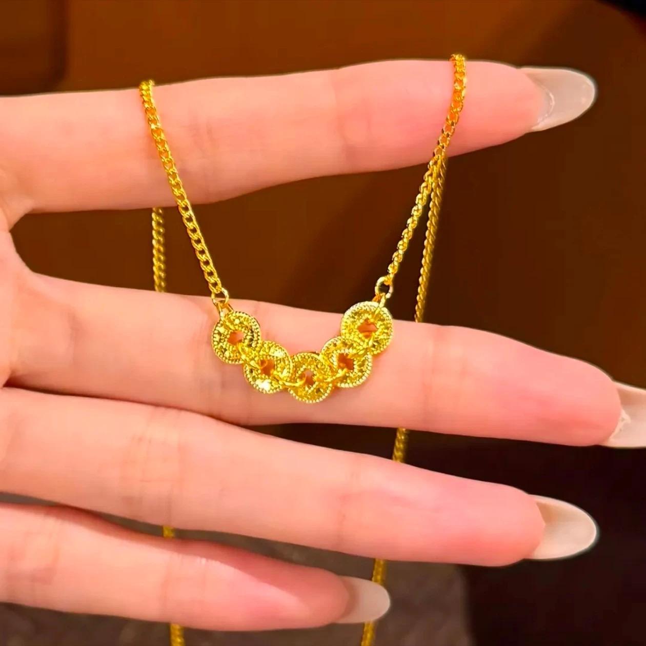 黄金色五帝钱币项链轻奢仿真沙金锁骨链钱多多盘缠周家同款高颜值