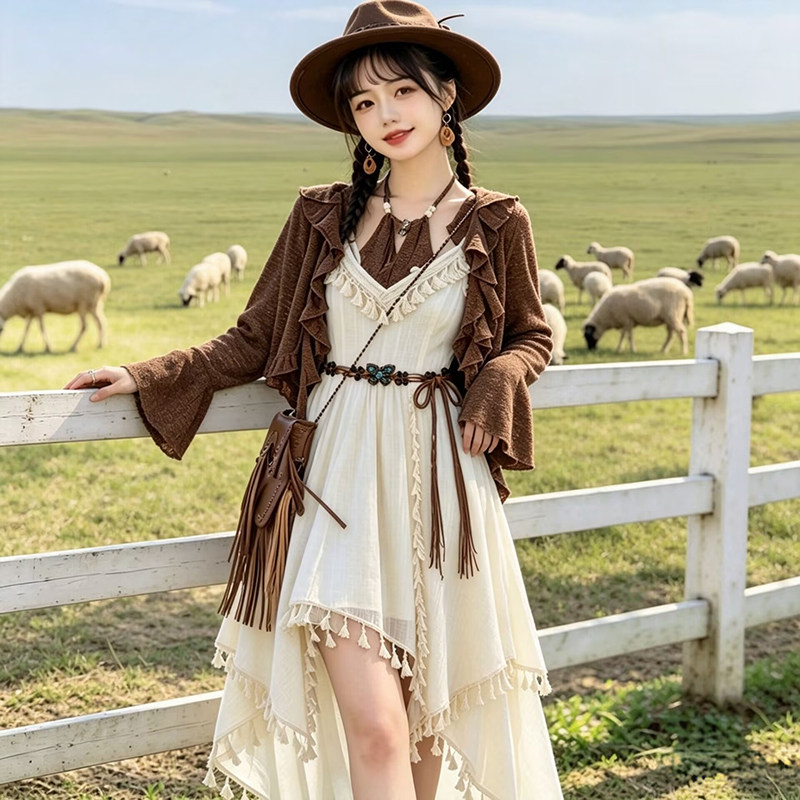 新款波西米亚风吊带连衣裙套装度假旅拍服饰复古法式显瘦气质防晒