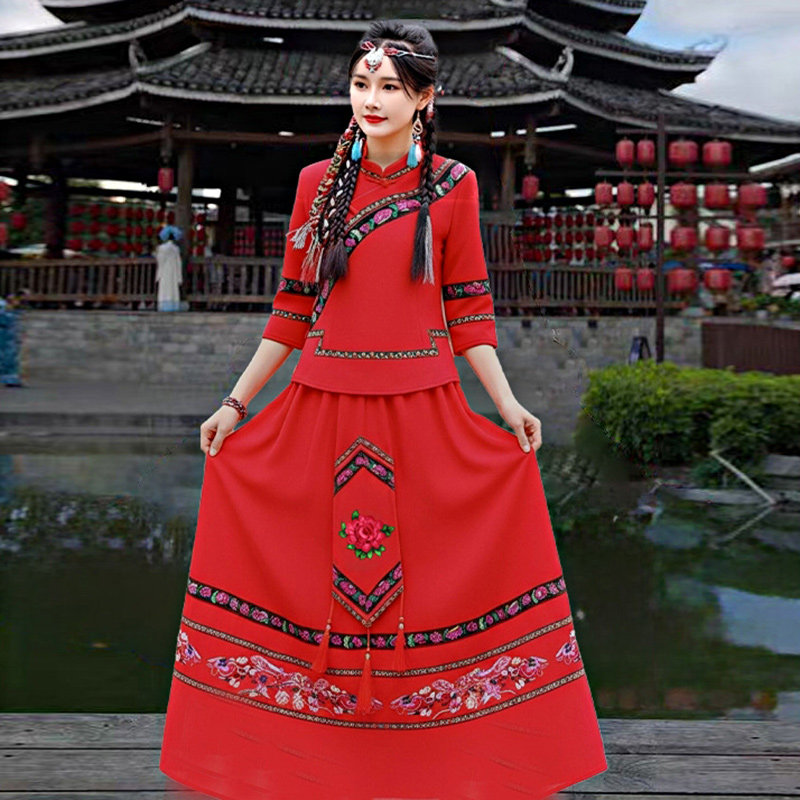 新款少数民族风广西演出云贵旅拍侗族女士服装棉麻刺绣套装七分袖