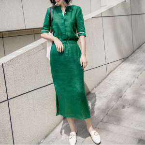 绿色棉麻温柔风长款文艺连衣裙女2026夏收腰显瘦中袖亚麻高端长裙