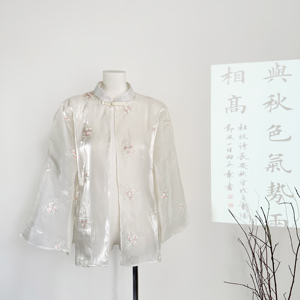 露思明星同款新中式国风盘扣上衣女秋季长袖刺绣简约2023新款开衫