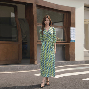 DVF2026夏季 显瘦裹身长裙碎花连衣裙PG V领开叉气质修身 欧美新品