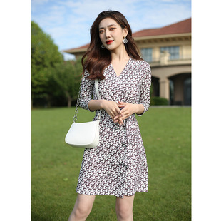 DVF2026裹身裙韩版 显瘦系带连衣裙PG 休闲度假沙滩裙修身 欧美新品