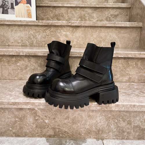 爱米高秋冬真皮短靴魔术贴厚底短筒女靴松糕马丁靴切尔西靴机车靴