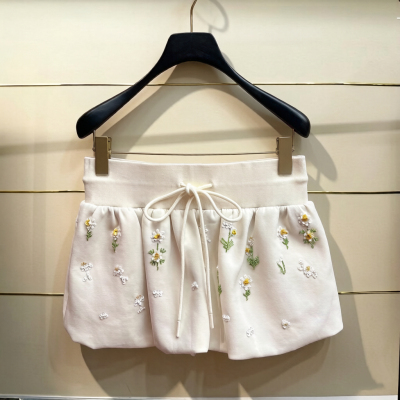 市现货正品25春雏菊花苞卫裙半裙LF25C61SS189-250