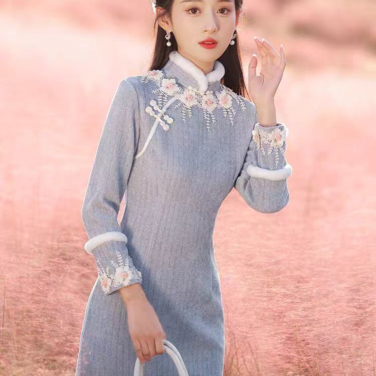 大码年轻款新中式国风女装冬季旗袍连衣裙气质白色披肩斗篷套装