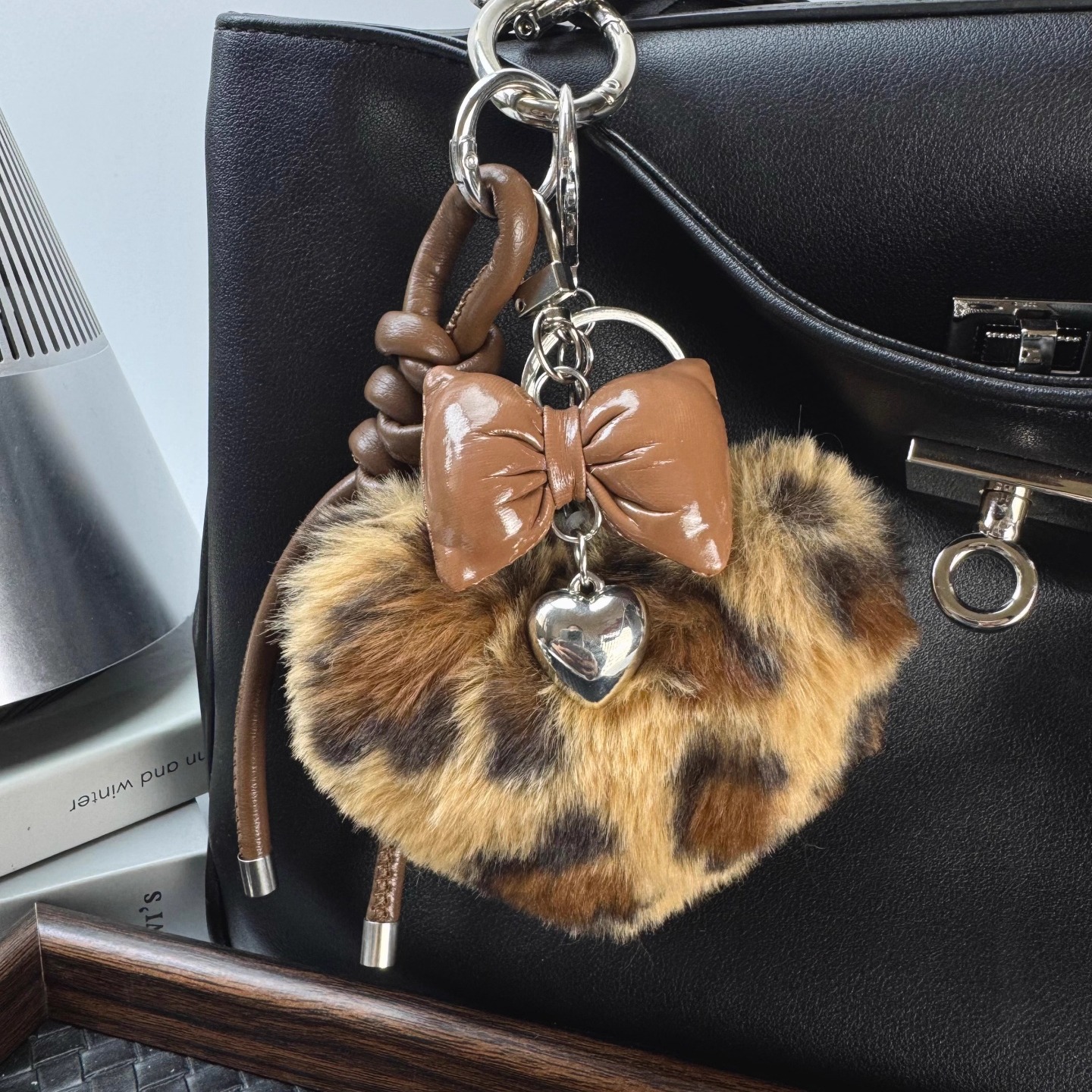 原创miu系毛绒豹纹爱心包包挂件皮质编织绳车钥匙扣秋冬挂饰礼物