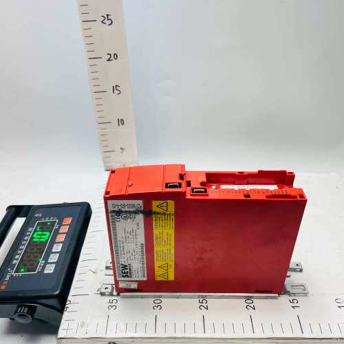 SEW赛威 变频器 MC07B0003-5A3-4-00 现货商品