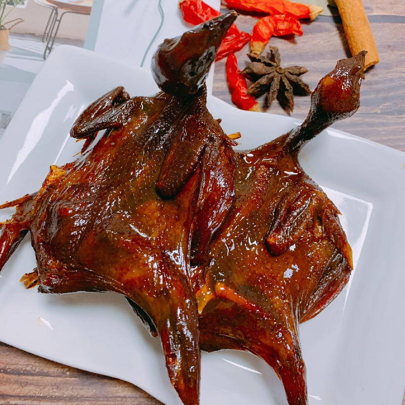 麻辣鹌鹑酱卤小吃冷吃湖南特产即食香辣卤味网红零食手撕下酒美食