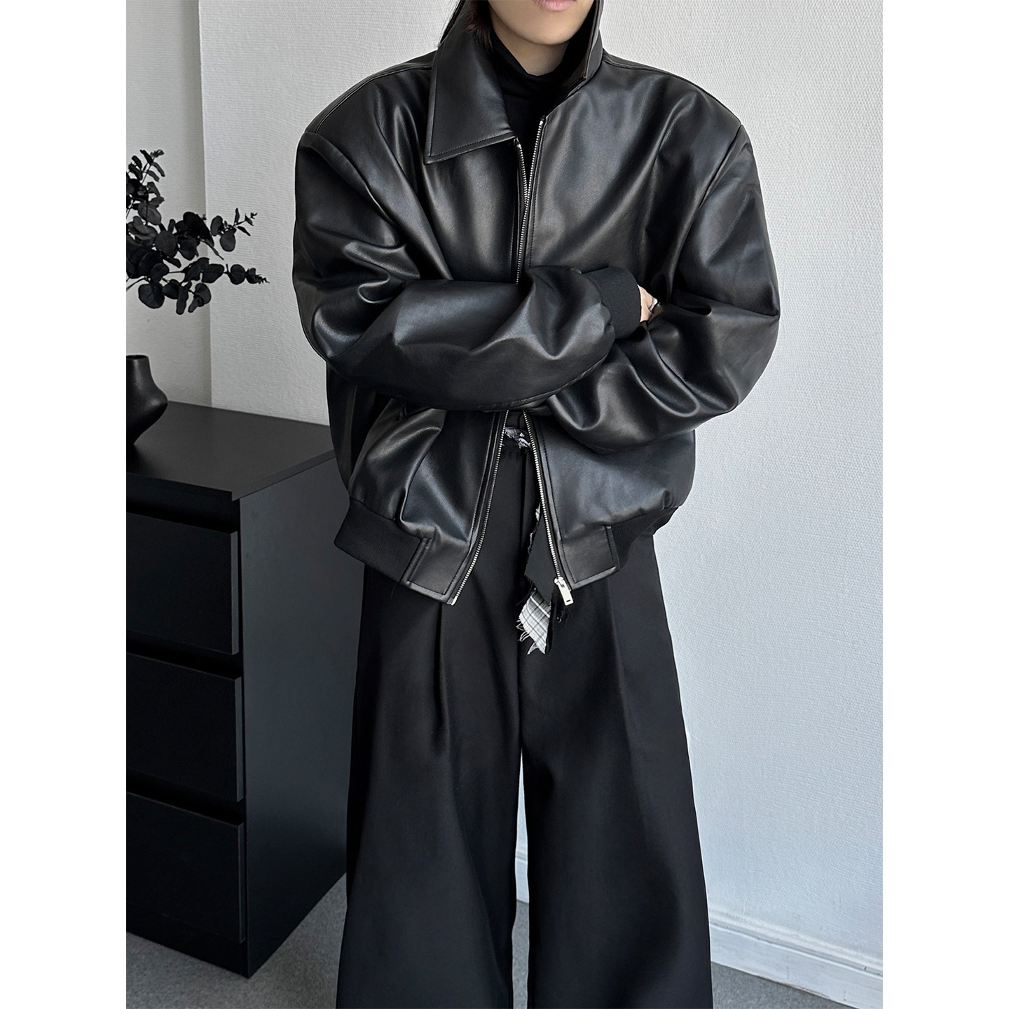 简约廓形短宽肩皮夹克2026春秋男女休闲翻领痞帅机车皮衣上衣外套,男装,皮衣,淘宝优惠券,粉丝福利购,淘宝优惠卷