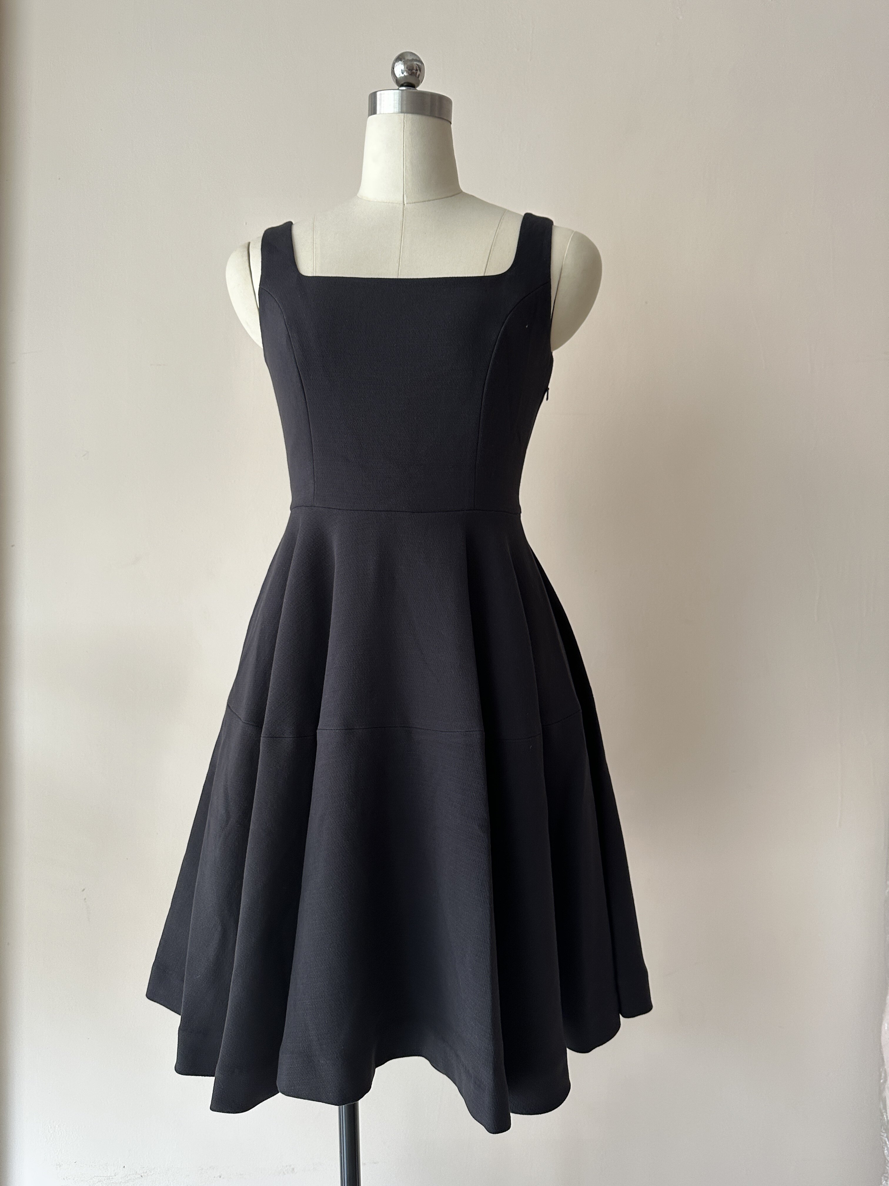 背心裙显瘦法式收腰大摆