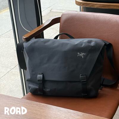 始祖鸟Arc'teryx  Granville8L10L黑色25款翻盖单肩斜挎邮差背包