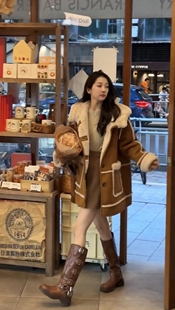 2025冬季新款韩版鹿皮绒拼接羊羔毛皮毛一体外套女中长款加绒大衣