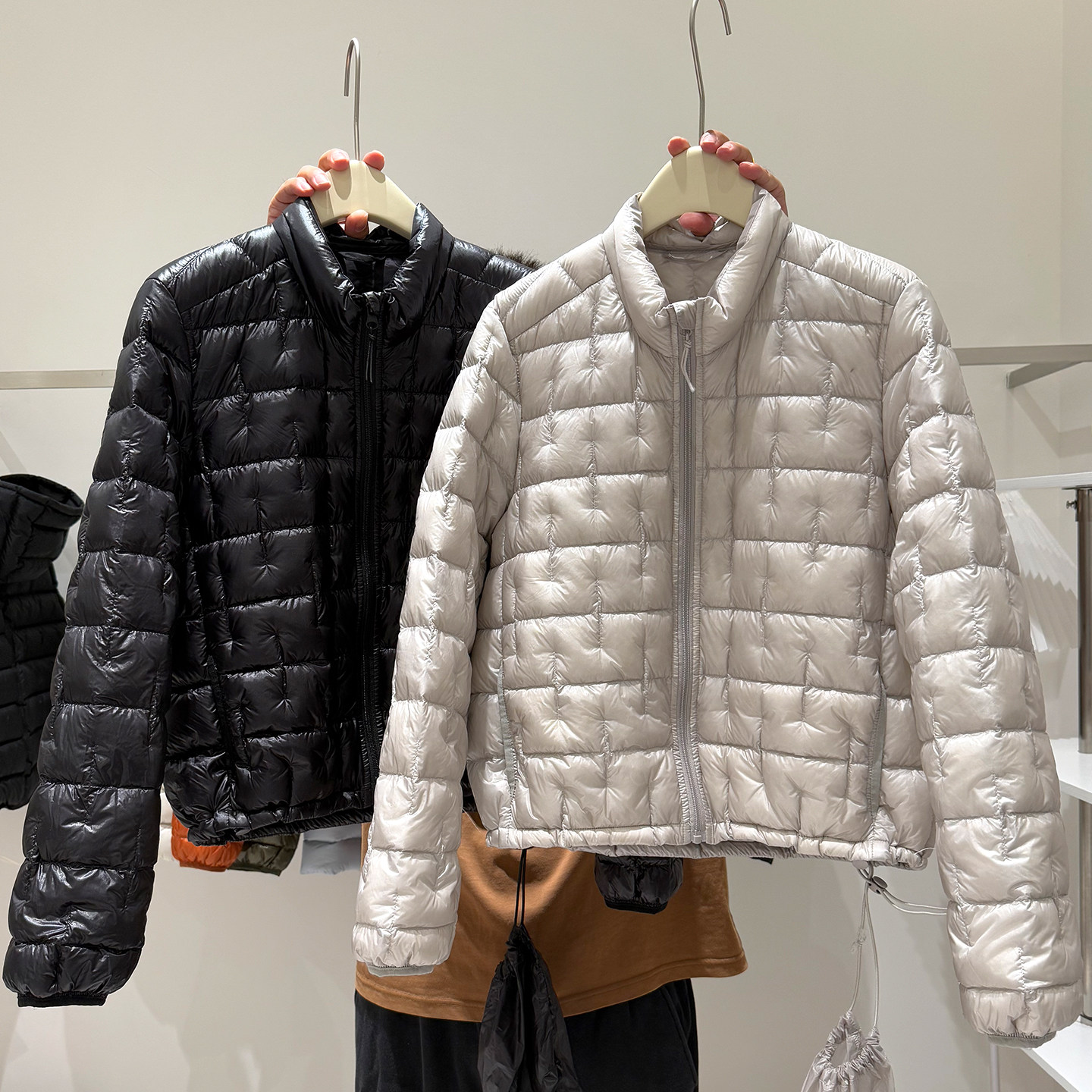 轻便90白鹅绒羽绒服女短款