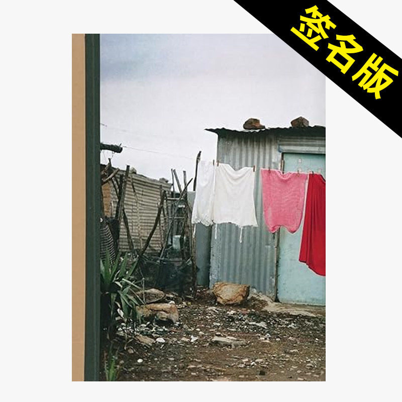 【现货】【签名版】我携带她的照片 马格南摄影师Lindokuhle Sobekwa I carry Her photo with Me 原版英文摄影纪实