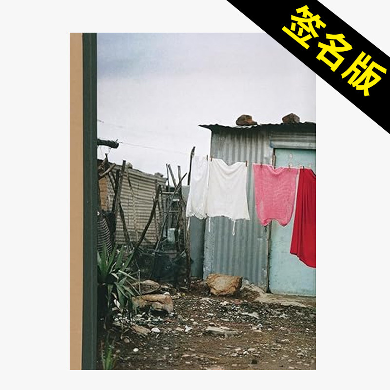 【现货】【签名版】我携带她的照片 马格南摄影师Lindokuhle Sobekwa I carry Her photo with Me 原版英文摄影纪实