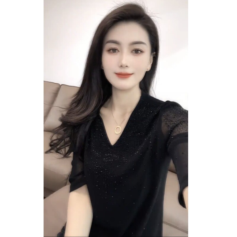 2025春季新款时尚洋气百搭V领短袖打底小衫烫钻修身显瘦女上衣T