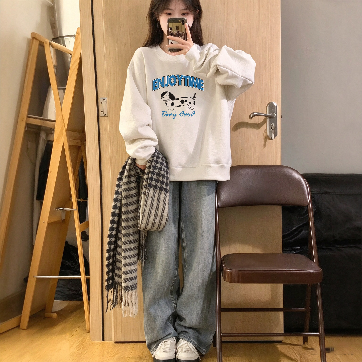 jktee浅灰色卡通字母圆领卫衣春秋打底长袖宽松休闲日常百搭上衣