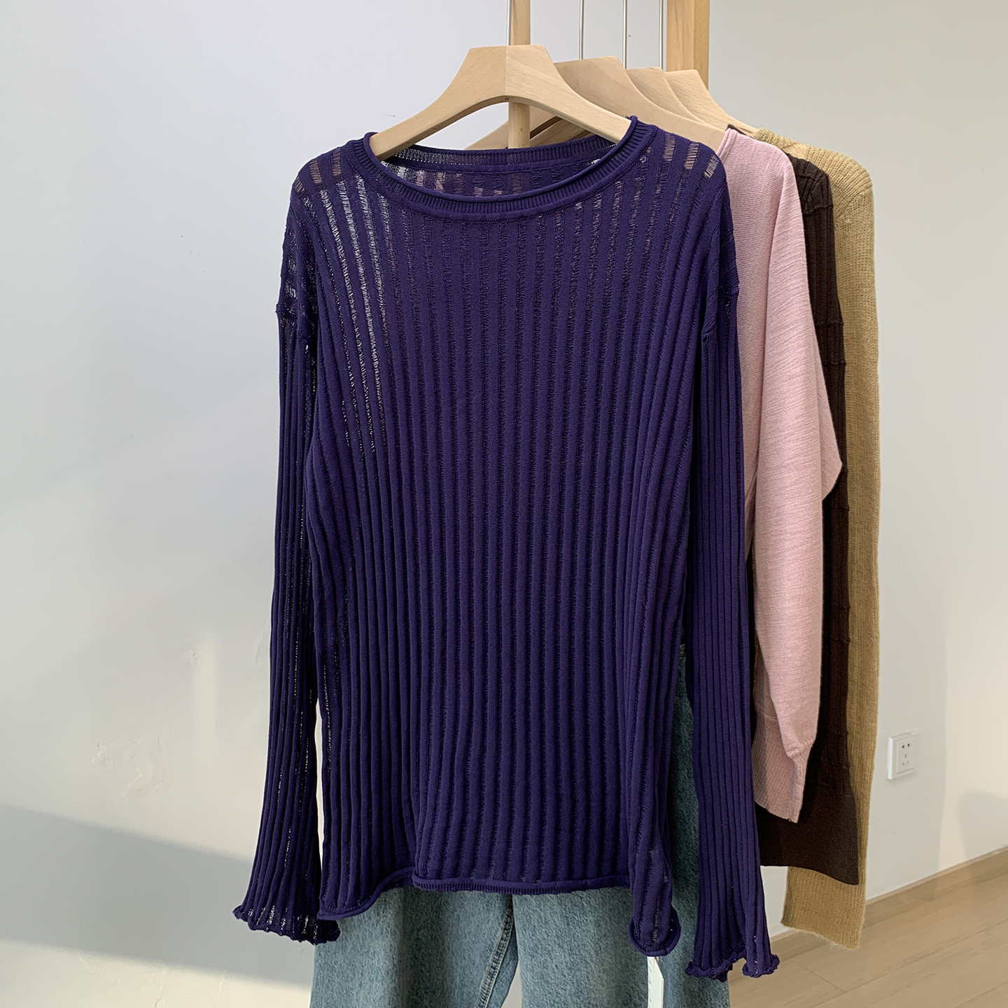 圆领针织衫镂空修身坑条纯色长袖秋冬紧身内搭高级感打底衫女