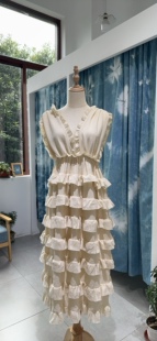 AS泰兰德夏天重工V领收腰蛋糕裙棉麻连衣裙法式海边度假长裙子