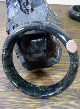 新疆黑色陨石岫玉手镯