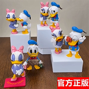 正版 迪士尼唐老鸭与黛丝在一起鸭盲盒手办可爱情人节礼物桌面摆件