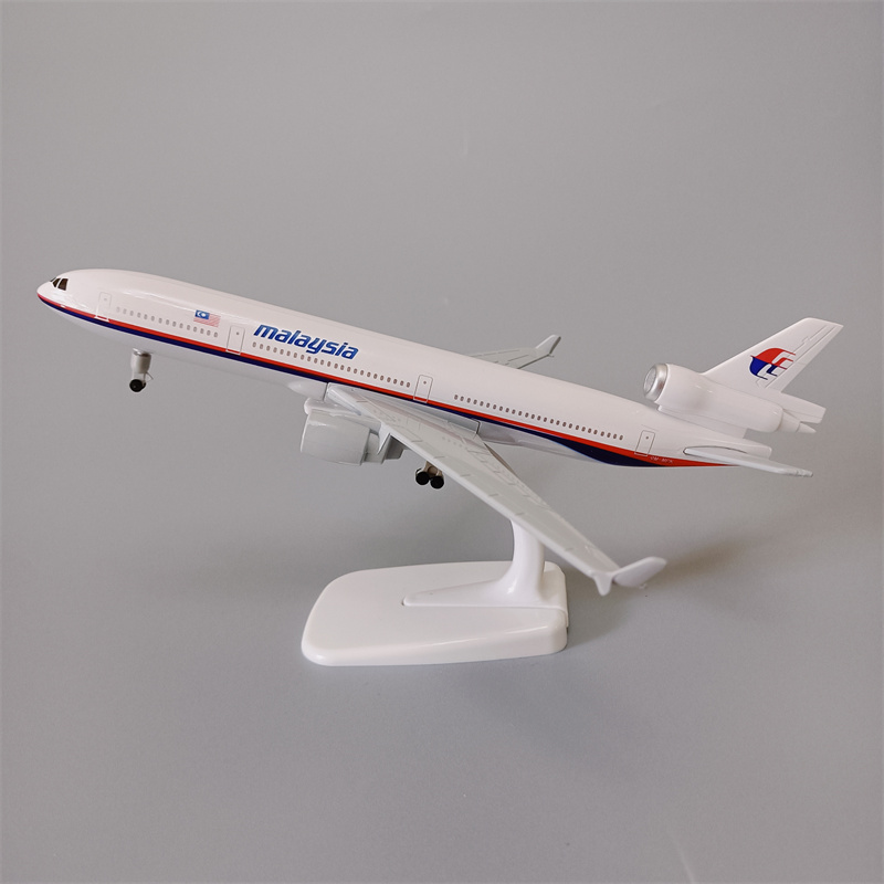 带轮子20cm马来西亚航空MALAYSIA麦道MD-11合金仿真飞机模型金属