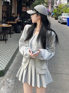 美式时尚穿搭外套一整套2024年套装女高腰百褶短裙显瘦洋气两件套