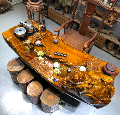 Корнеодичный чайный стол