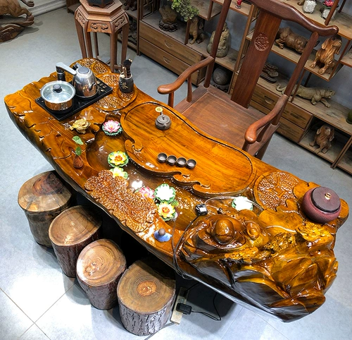 Корнеодичный чайный стол