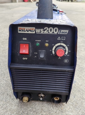 二手瑞凌WS200单用氩弧焊机220V，正常使用单机无配件。