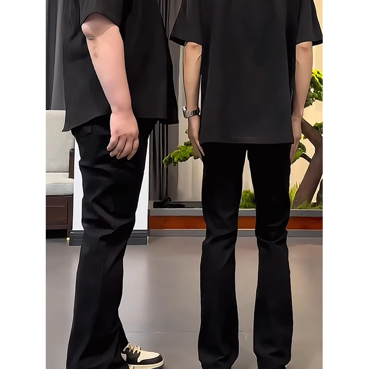 纯黑色柳叶微喇弯刀牛仔裤男生