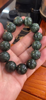 青玉蛇纹玉石山流水籽料西藏青玉墨玉手串