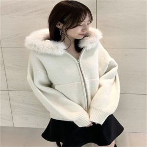 Tania S家24秋冬新款日系时尚毛领连帽针织拉链短外套百搭开衫女