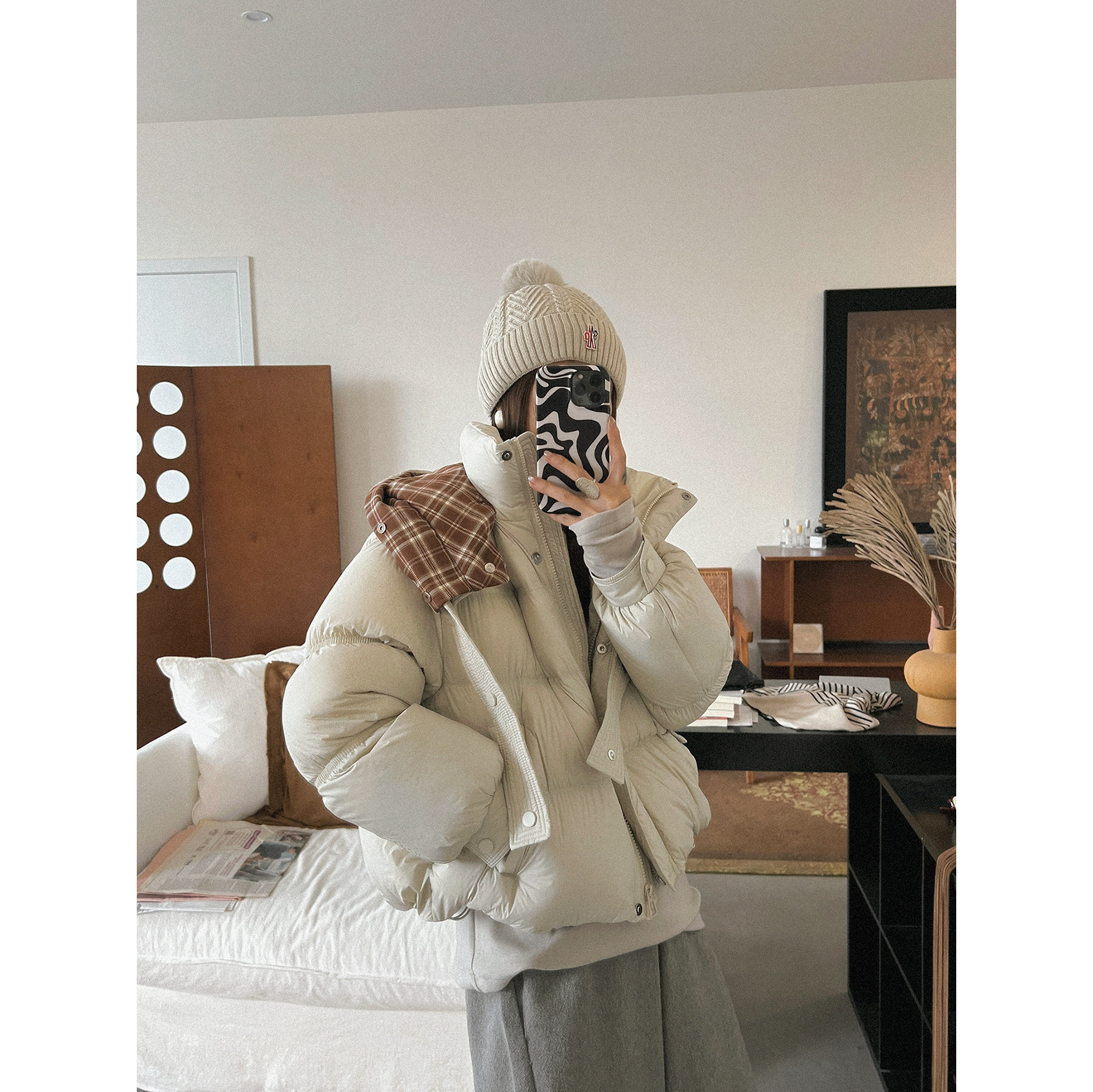 Tania 25冬季新款韩版90白鸭绒立体剪裁连帽格纹拼色羽绒服外套女