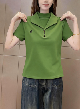 夏季新品绿色Polo领短袖t恤女小众纽扣装饰休闲百搭不撞款上衣潮