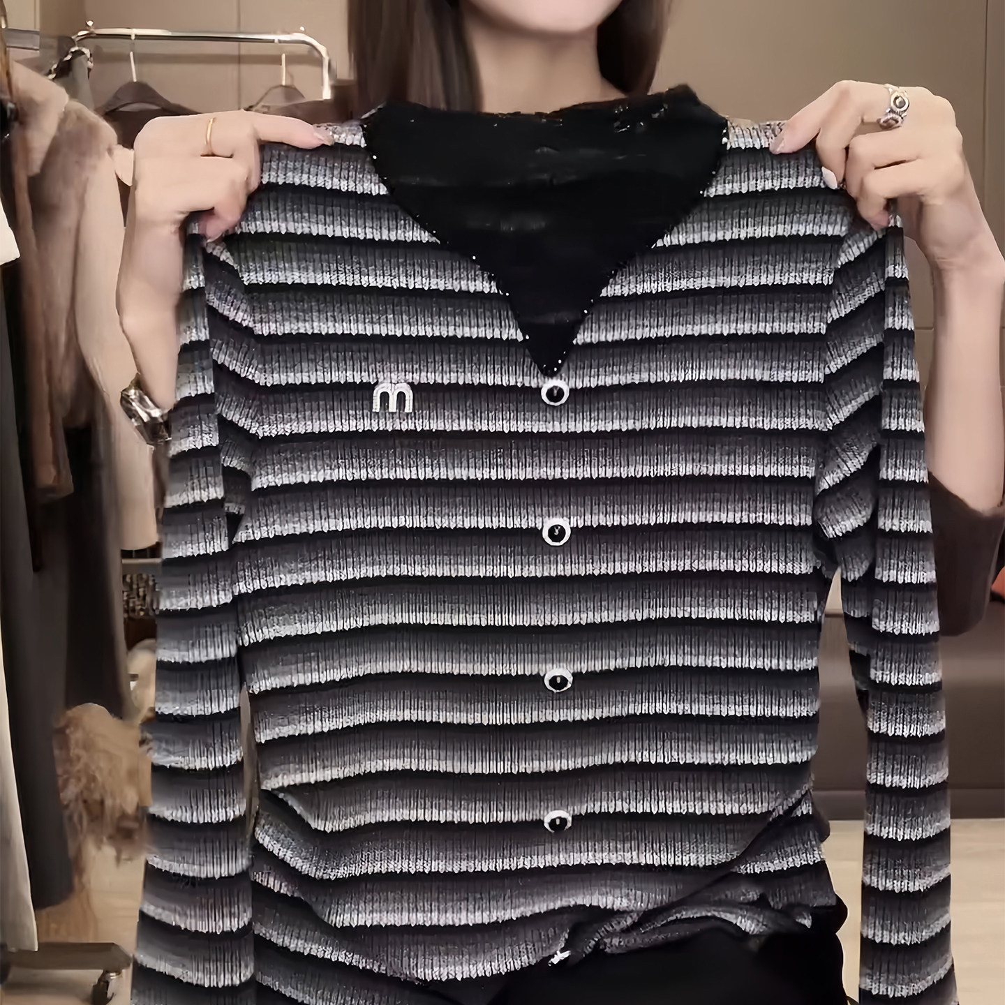 秋冬季新款欧货黑灰条纹针织衫女