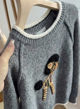 灰色洋气小马刺绣圆领毛衣女2025秋冬软糯显瘦减龄休闲针织衫上衣