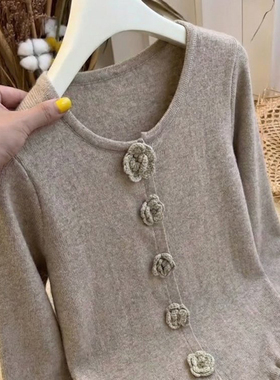 立体花朵装饰灰色圆领针织开衫女装秋冬季新款甜美风减龄毛衣上衣