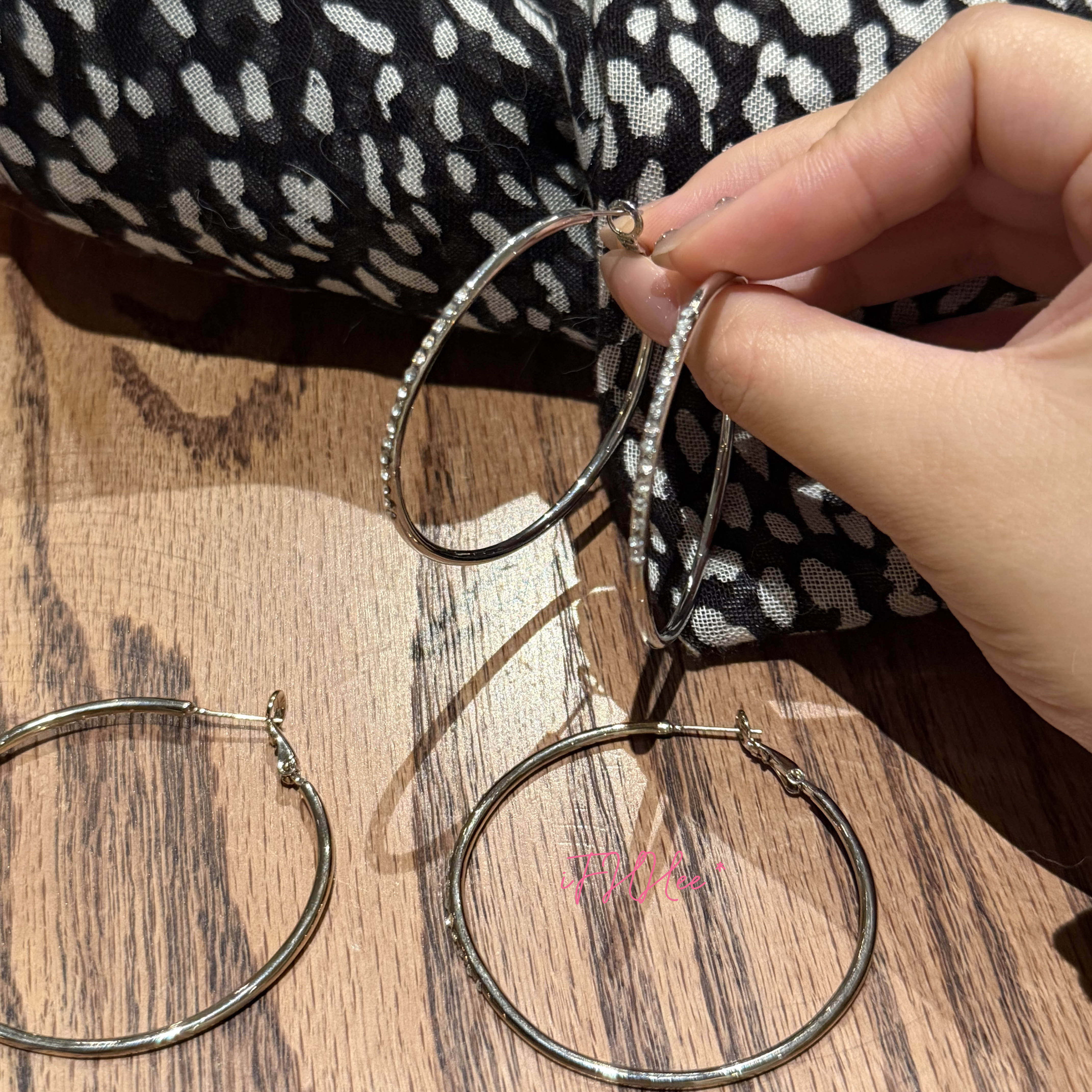 iFHHee “夏之星，你跑不掉的！”时髦复古闪闪千禧大圈圈耳环