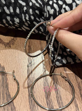 iFHHee “夏之星，你跑不掉的！”时髦复古闪闪千禧大圈圈耳环